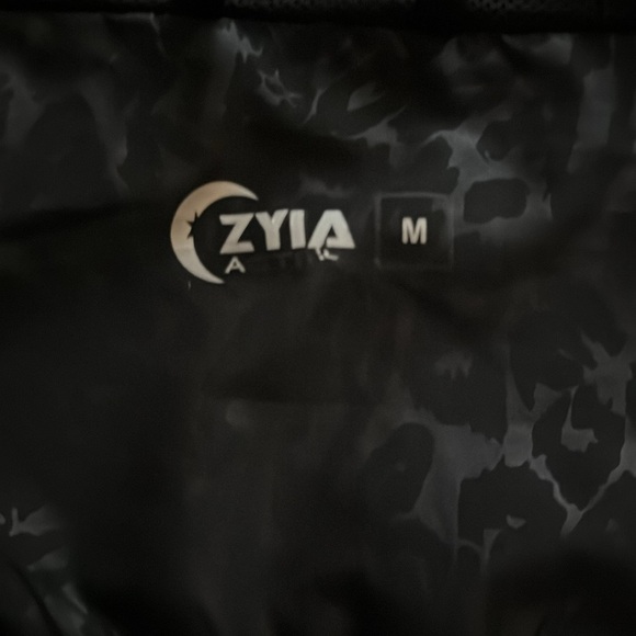 Zyia Active Leopard Jacket - Picture 6 of 8